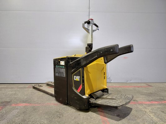 Transpaleta con plataforma Caterpillar NPV20N2 - 1