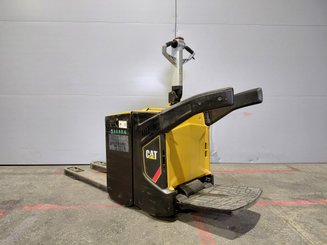Transpaleta con plataforma Caterpillar NPV20N2 - 1
