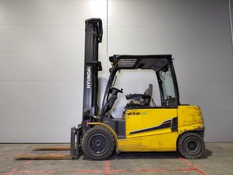 Carretilla contrapesada de 4 ruedas Hyundai 45B9