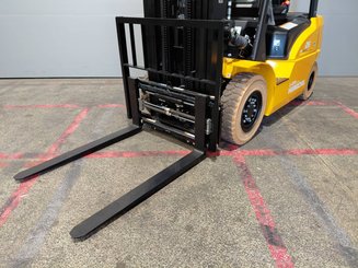 Carretilla contrapesada de 4 ruedas Hangcha XE25i ( CPD25-XEY2HA-SI )