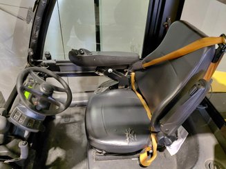 Carretilla contrapesada de 4 ruedas Yale GLP70VX - 8