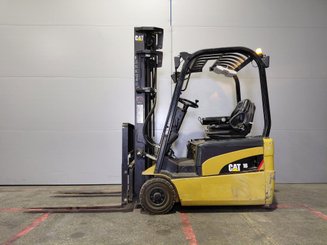 Carretilla contrapesada de 3 ruedas Caterpillar EP16NT