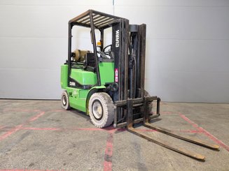 Carretilla elevadora a gas Clark CGP25 - 1