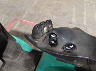 Carretilla elevadora a gas Yale YALE GLP25 - 8