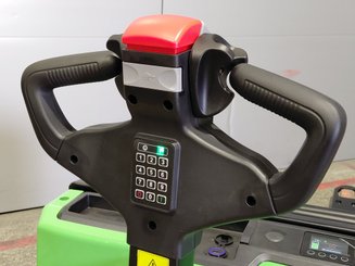 Transpaleta con conductor acompañante Hangcha CBD20-XT1-SI