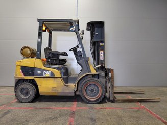 Carretilla contrapesada de 4 ruedas Caterpillar GP30NTD