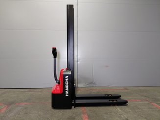 Apilador con conductor acompañante Hangcha CDD12-AMC2 