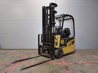 Carretilla contrapesada de 3 ruedas Caterpillar EP16NT