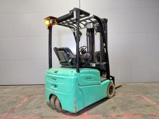 Carretilla contrapesada de 3 ruedas Yale ERP15VTSWB - 3
