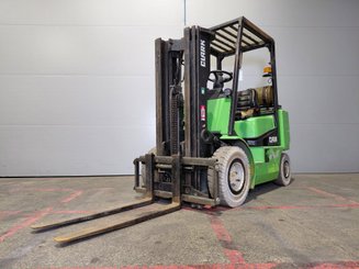 Carretilla elevadora a gas Clark CGP25 - 1