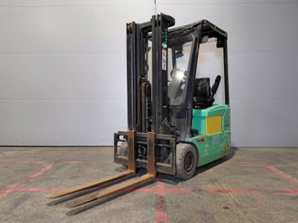 Carretilla contrapesada de 3 ruedas Yale ERP16 ATF
