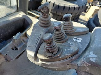 Carretilla contrapesada de 4 ruedas Fenwick H25T