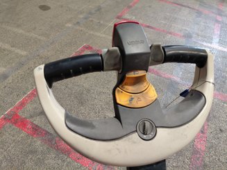 Apilador con conductor acompañante Crown WF3000 10