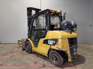 Carretilla contrapesada de 4 ruedas Caterpillar GP45NTD