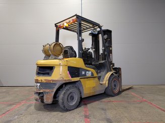 Carretilla contrapesada de 4 ruedas Caterpillar GP30NTD