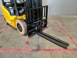Carretilla contrapesada de 4 ruedas Hangcha XE25i ( CPD25-XEY2HA-SI )