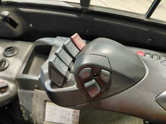 Carretilla contrapesada de 4 ruedas Caterpillar EP30CN - 7