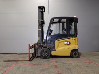 Carretilla contrapesada de 4 ruedas Caterpillar EP30CN