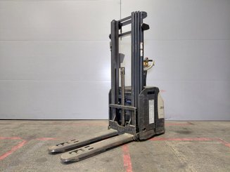 Apilador Crown ESI4000-14