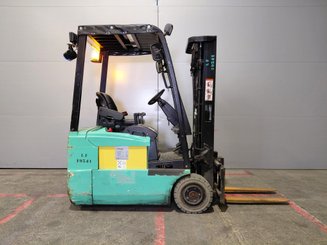 Carretilla contrapesada de 3 ruedas Yale ERP16 ATF