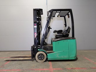Carretilla contrapesada de 3 ruedas Mitsubishi FB15PNT