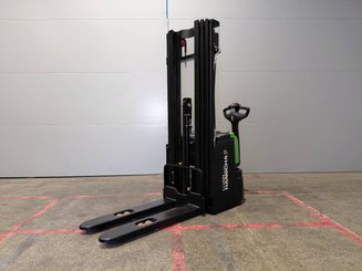 Apilador con conductor acompañante Hangcha CDD14-XT1-SI  - 2