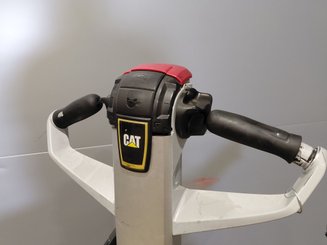 Transpaleta con conductor acompañante Caterpillar NPV20N2 - 6