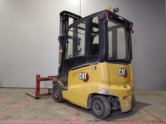 Carretilla contrapesada de 4 ruedas Caterpillar EP30CN