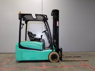 Carretilla contrapesada de 3 ruedas Yale ERP16VTLWB - 5