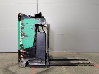 Transpaleta con plataforma Mitsubishi PBR20N