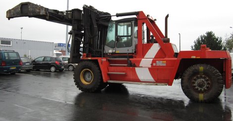Carretilla contrapesada de 4 ruedas Kalmar DCD 320-12 - 1