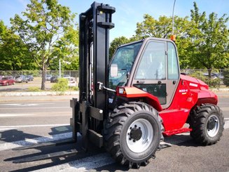 Carretilla todoterreno Manitou M50-4
