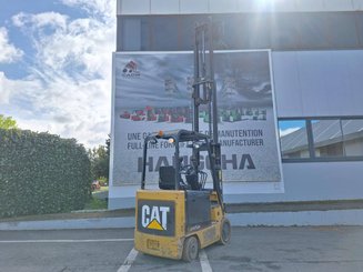 Carretilla contrapesada de 4 ruedas Caterpillar EC25N