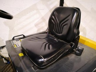 Carretilla contrapesada de 4 ruedas Caterpillar EC25N