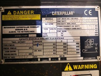 Carretilla contrapesada de 4 ruedas Caterpillar EC25N