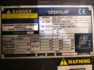 Carretilla contrapesada de 4 ruedas Caterpillar EC25N - 8