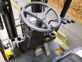 Carretilla contrapesada de 4 ruedas Caterpillar EC25N
