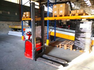 Apilador con conductor acompañante Fenwick L16 - 6