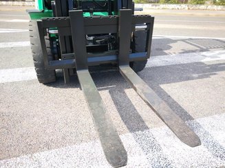 Carretilla contrapesada de 4 ruedas Mitsubishi FD40N