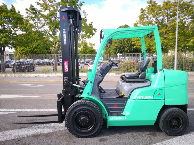 Carretilla contrapesada de 4 ruedas Mitsubishi FD40N - 1
