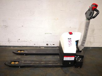 Transpaleta con conductor acompañante Hangcha CBD15-EMD