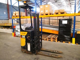 Apilador con plataforma Caterpillar NSR12N