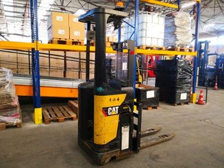 Apilador con plataforma Caterpillar NSR12N