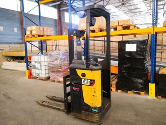 Apilador con plataforma Caterpillar NSR12N