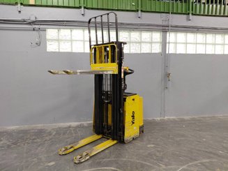 Apilador con conductor acompañante Yale MS12X