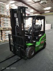 Carretilla contrapesada de 4 ruedas Hangcha XC25i