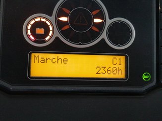 Carretilla retráctil UniCarriers COMPACT UND140 - 11