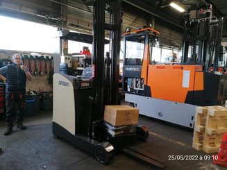 Carretilla retráctil Crown ESR5240-1.4