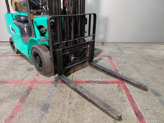 Carretilla contrapesada de 4 ruedas Mitsubishi FG25NT