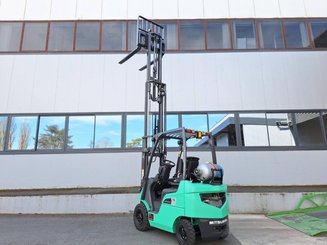 Carretilla contrapesada de 4 ruedas Mitsubishi FG15N